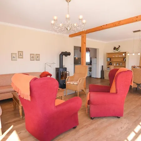 Feriehus Three-bedroom Holiday In